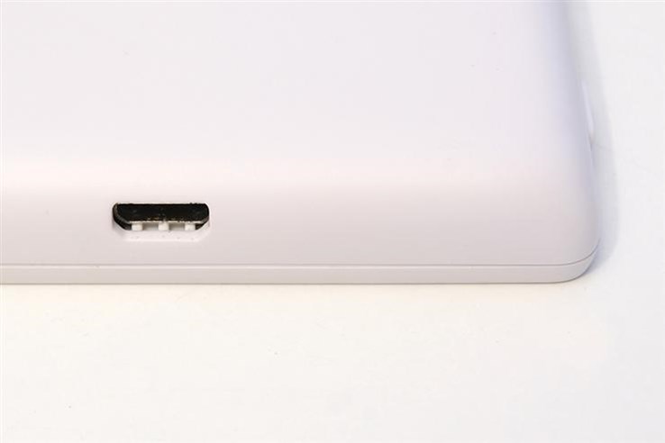 Sony Xperia Miro (13).jpg
